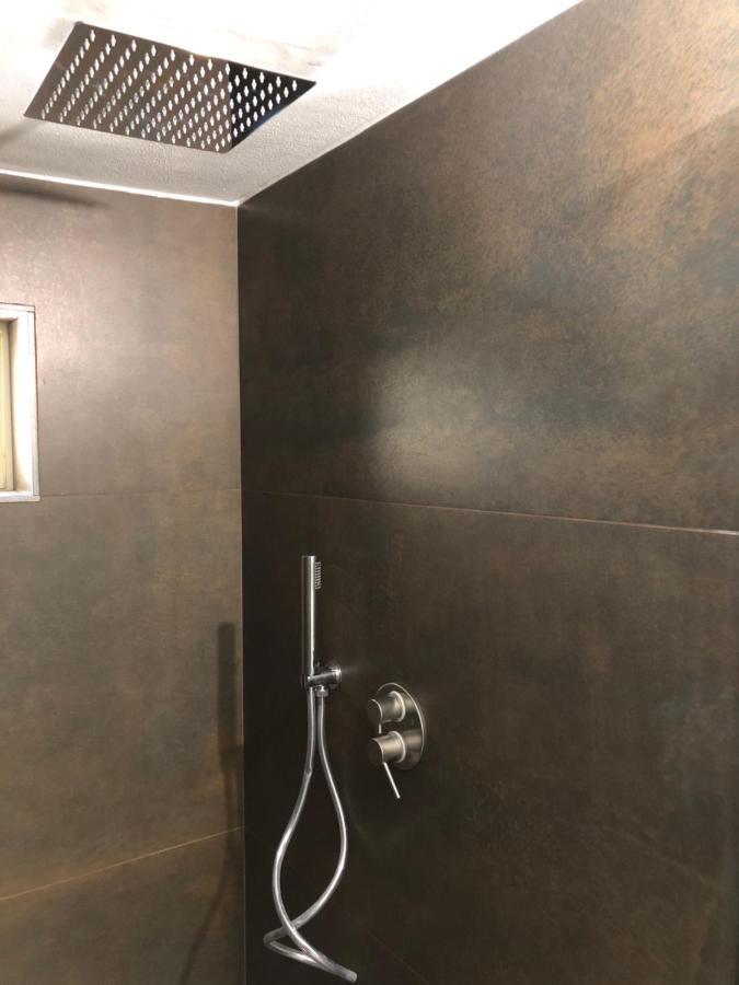 Carlo V - Con Piscina E Giardino Privati Apartment Лече Екстериор снимка