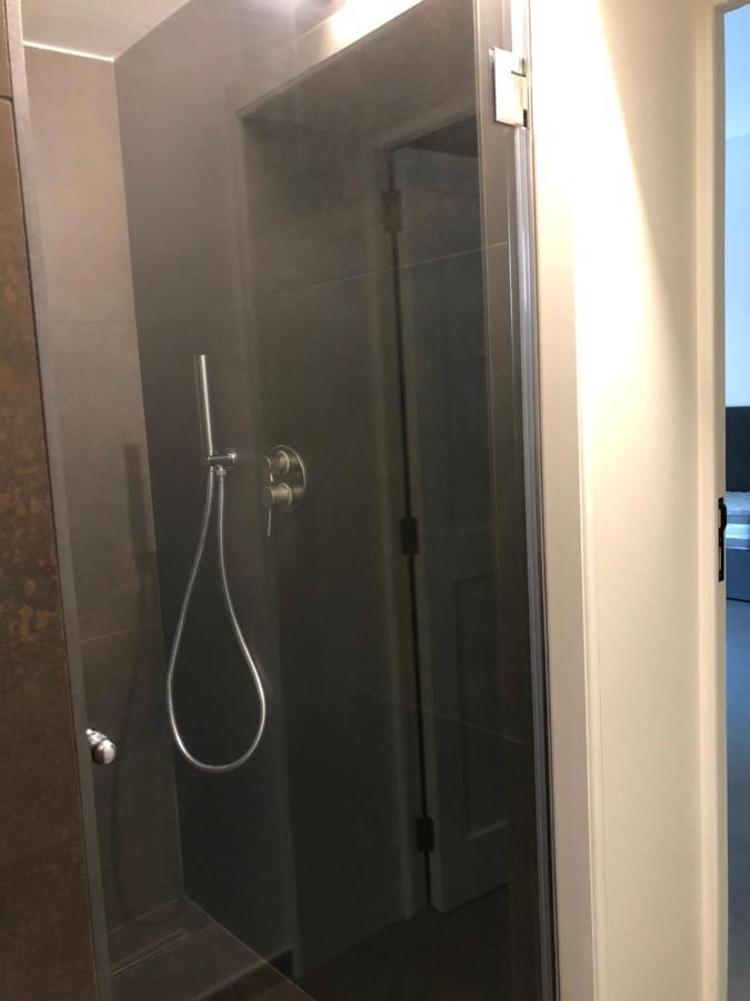 Carlo V - Con Piscina E Giardino Privati Apartment Лече Екстериор снимка