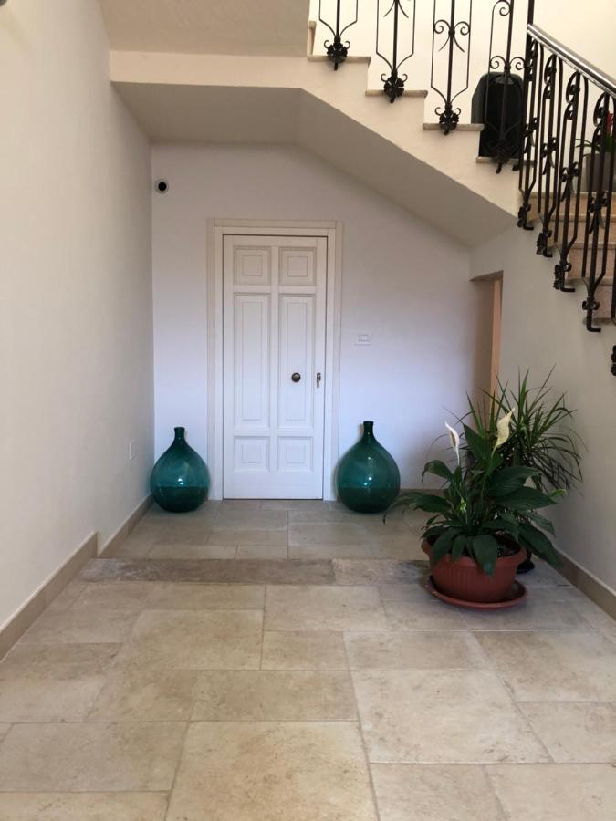Carlo V - Con Piscina E Giardino Privati Apartment Лече Екстериор снимка