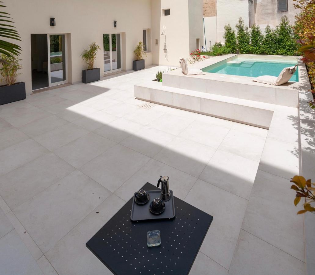 Carlo V - Con Piscina E Giardino Privati Apartment Лече Екстериор снимка