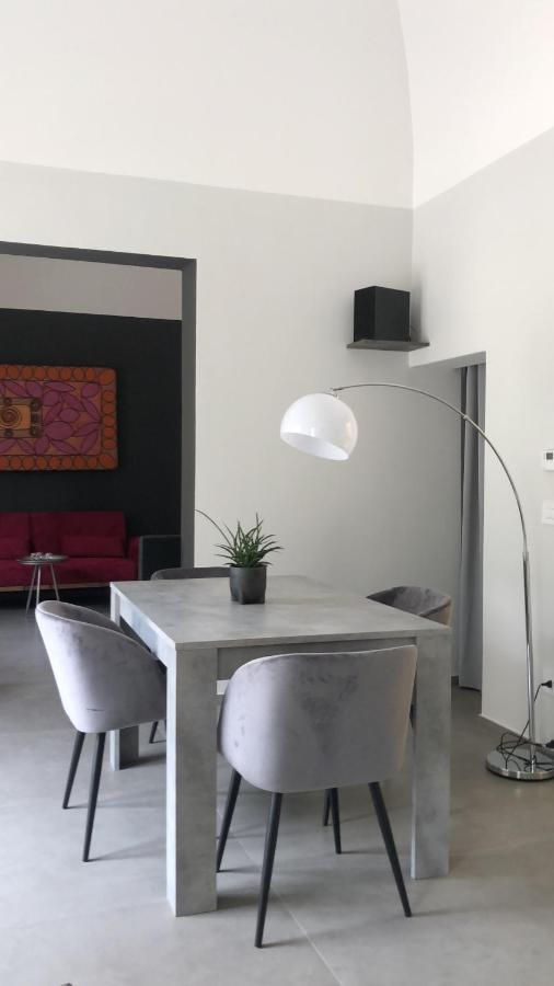 Carlo V - Con Piscina E Giardino Privati Apartment Лече Екстериор снимка