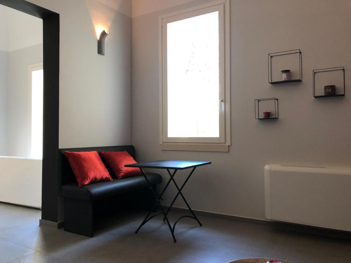 Carlo V - Con Piscina E Giardino Privati Apartment Лече Екстериор снимка